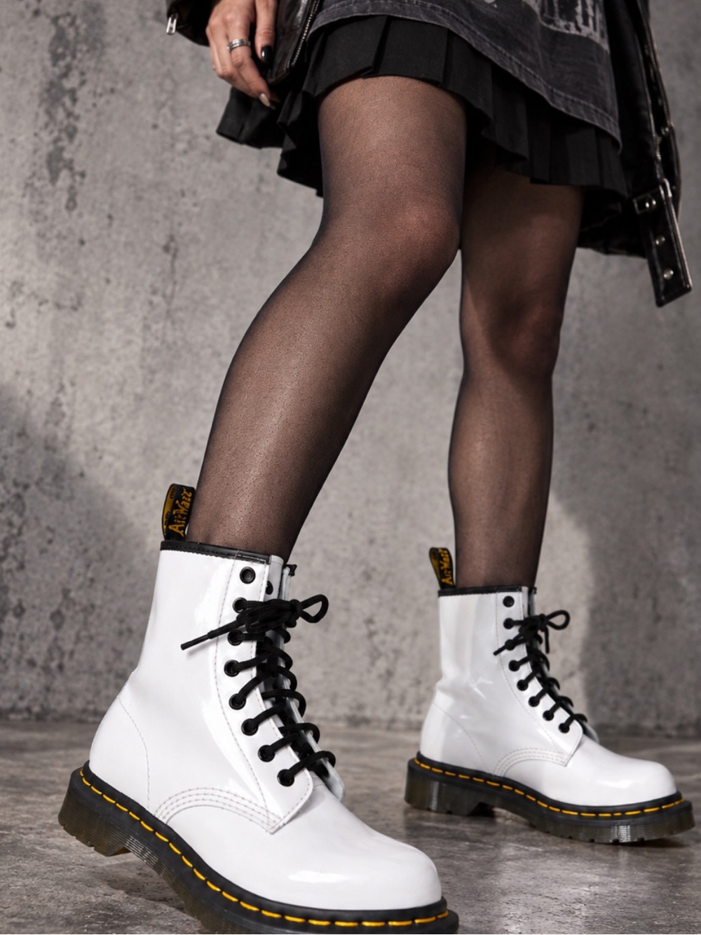 Dr. Martens 1460 Iconic Patent High Shine Glossy Lamper Leather Boot. SZ 6
